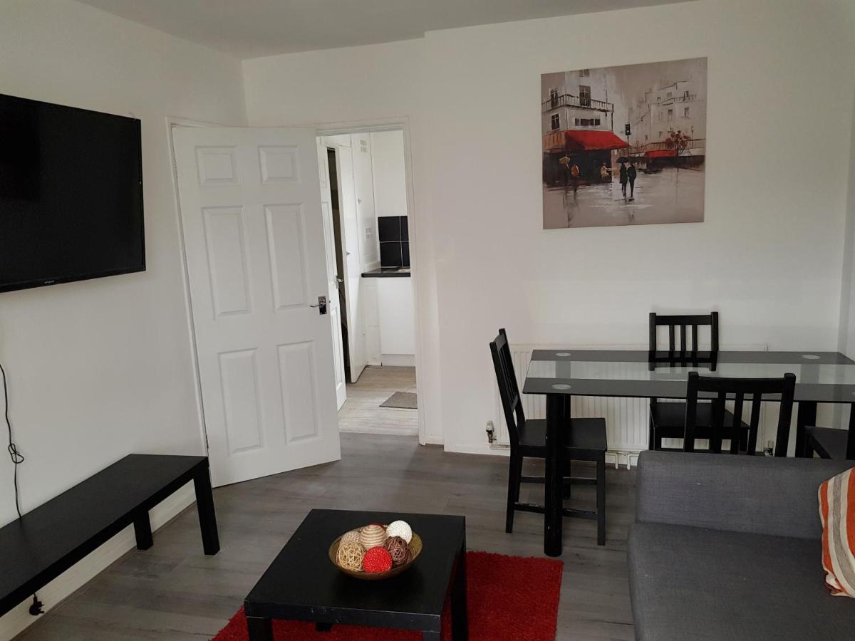 Barnfield Place Edgware Buitenkant foto