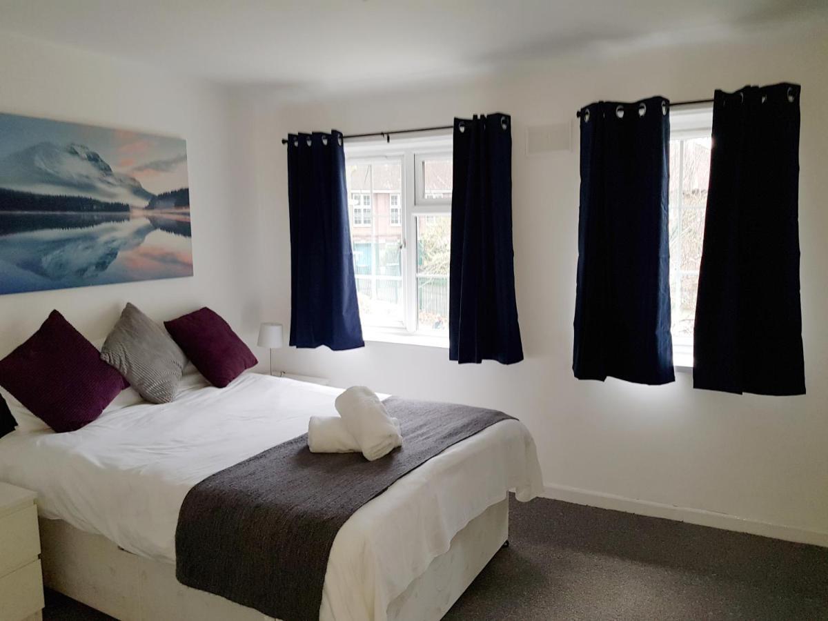 Barnfield Place Edgware Buitenkant foto